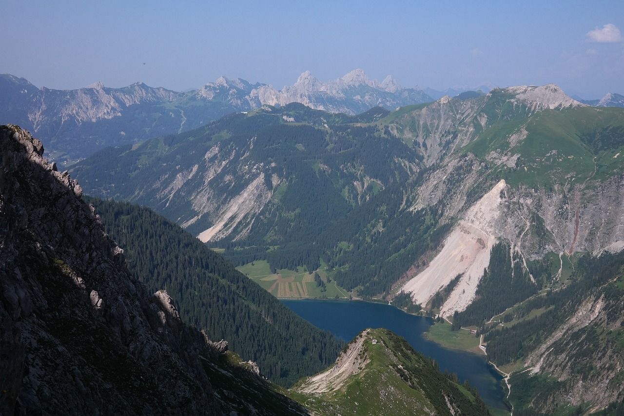 深圳山體滑坡災(zāi)害進(jìn)展關(guān)注，共筑安全防線，最新消息匯總