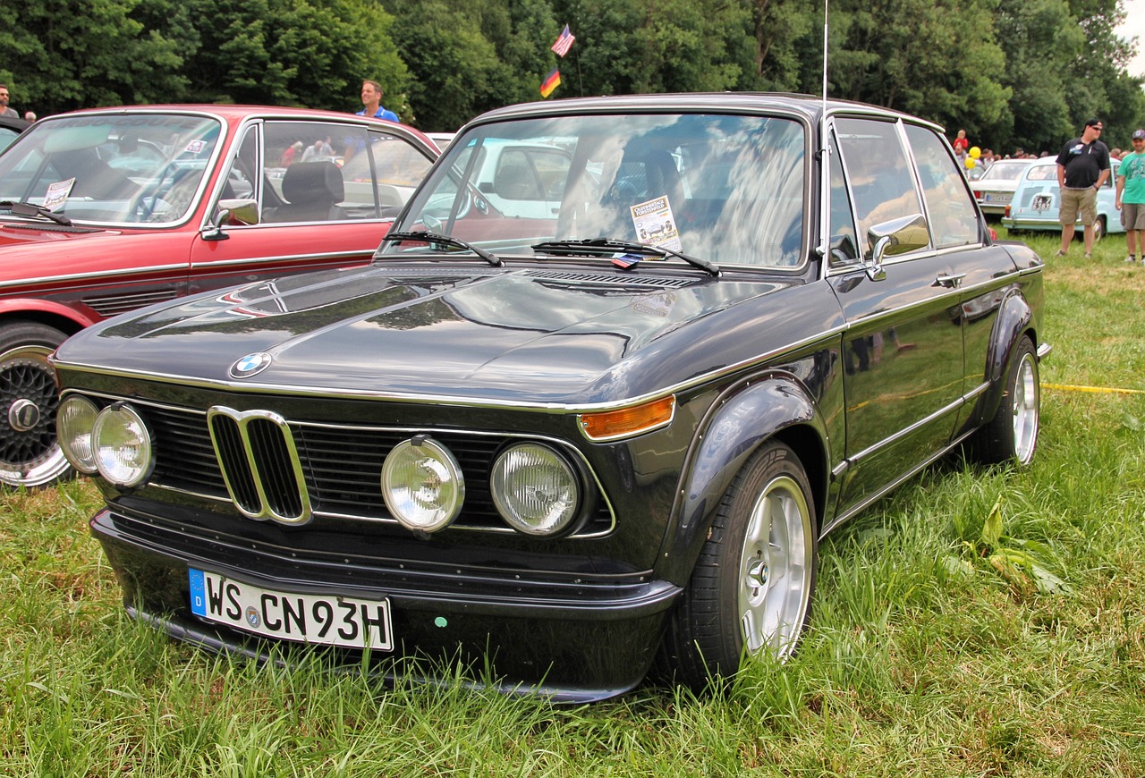 路虎最新廣告，豪華與科技的無縫融合之旅